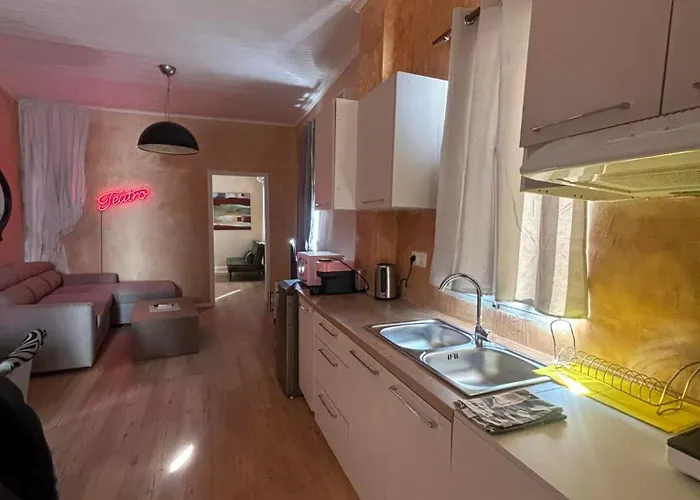 Teatro Art - Short Walk To Center Apartment Patras